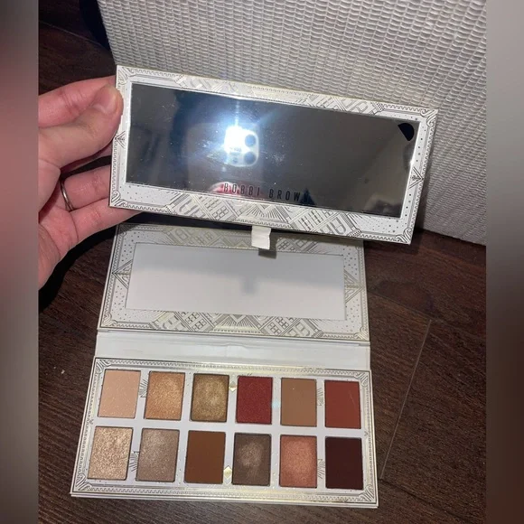 Bobbi Brown Golden Illusion Eye Shadow Palette - Picture 3 of 6